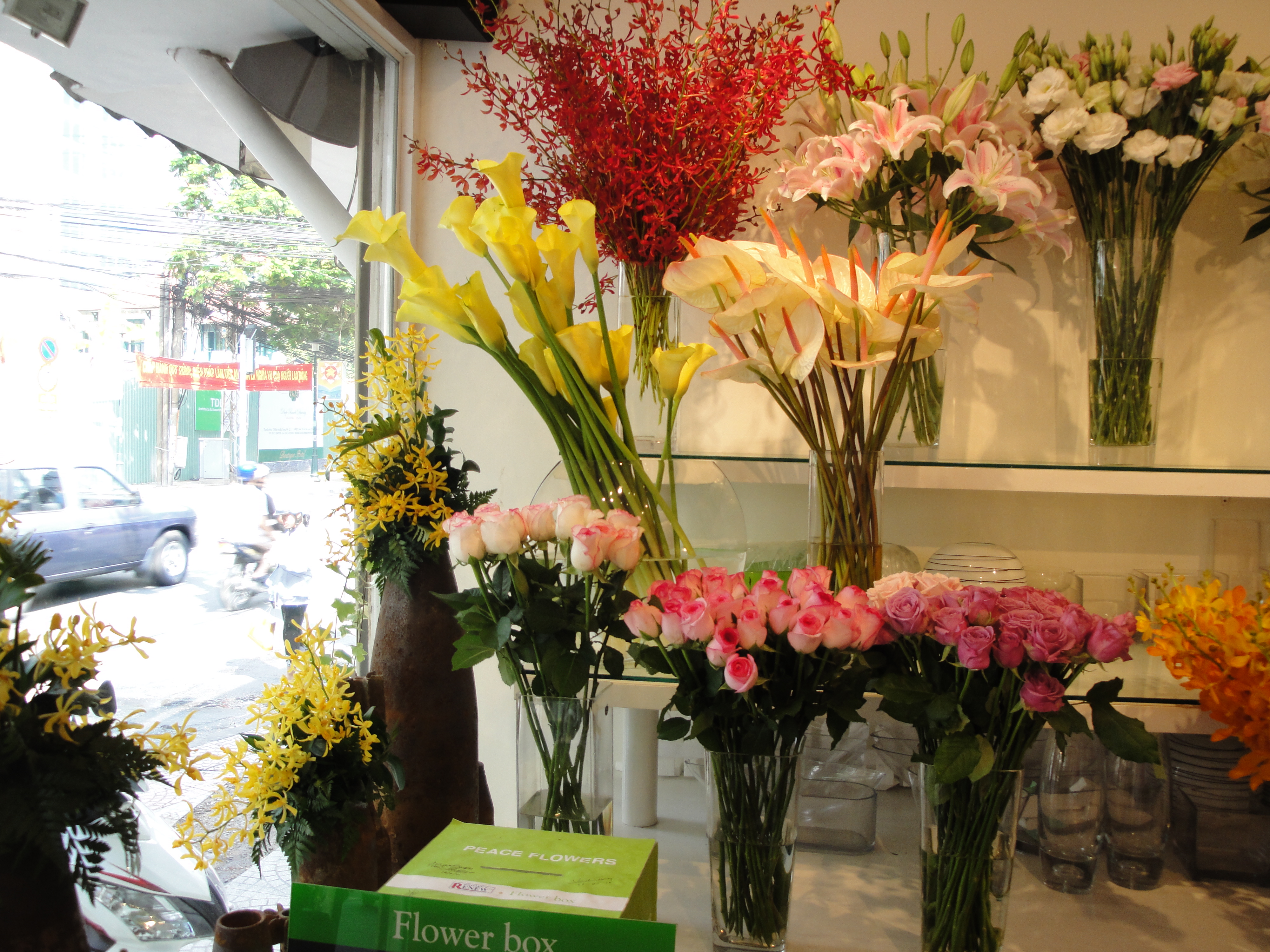 Đóng góp cộng đồng – bí kíp xây dựng thương hiệu hoa tươi của Flower Box