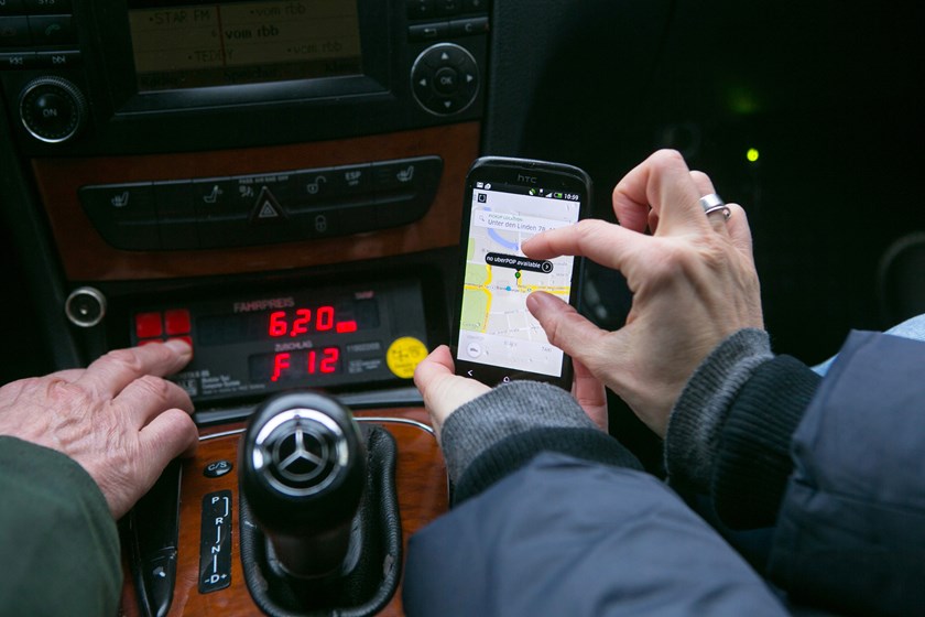 Bản tin HOT tuần – Tài xế Uber Việt từ chối chở khách vì sợ… lỗ tiền xăng