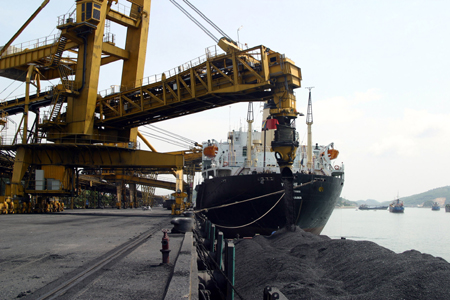 Nhập khẩu than của Việt Nam: Đang có nhiều ẩn số