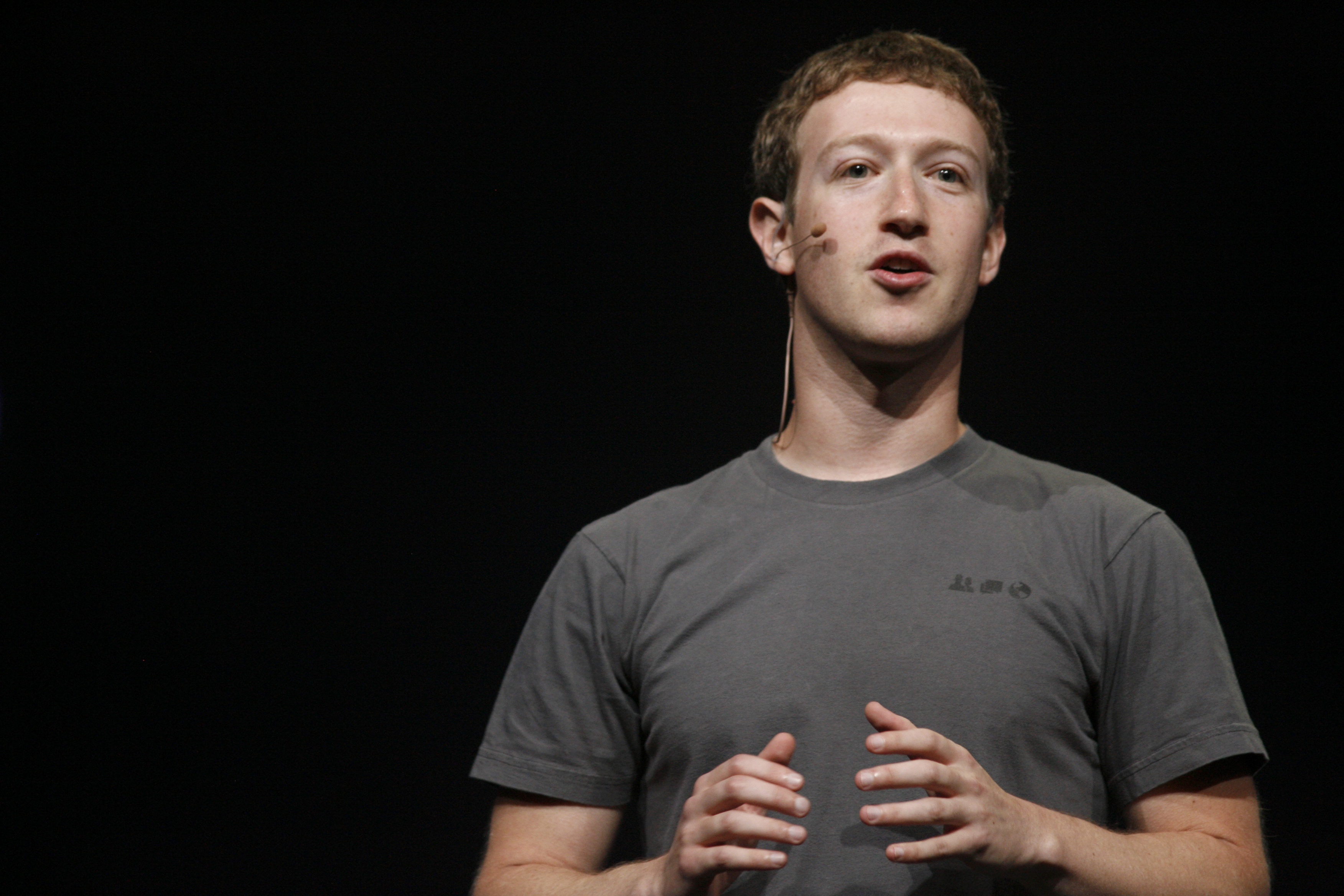 Bản tin HOT tuần – CEO Mark Zuckerberg đút túi 2,4 tỷ USD chỉ trong vòng 15 phút
